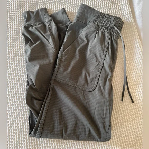 LULULEMON Beyond the Studio Jogger
Grey Sage - Picture 5 of 5